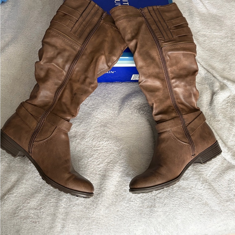 White Mountain Brown Boots